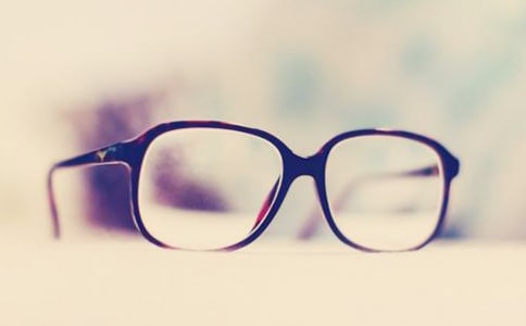 �а����⡶�Ӳ�ɫ��������ɫ�۾����̰�